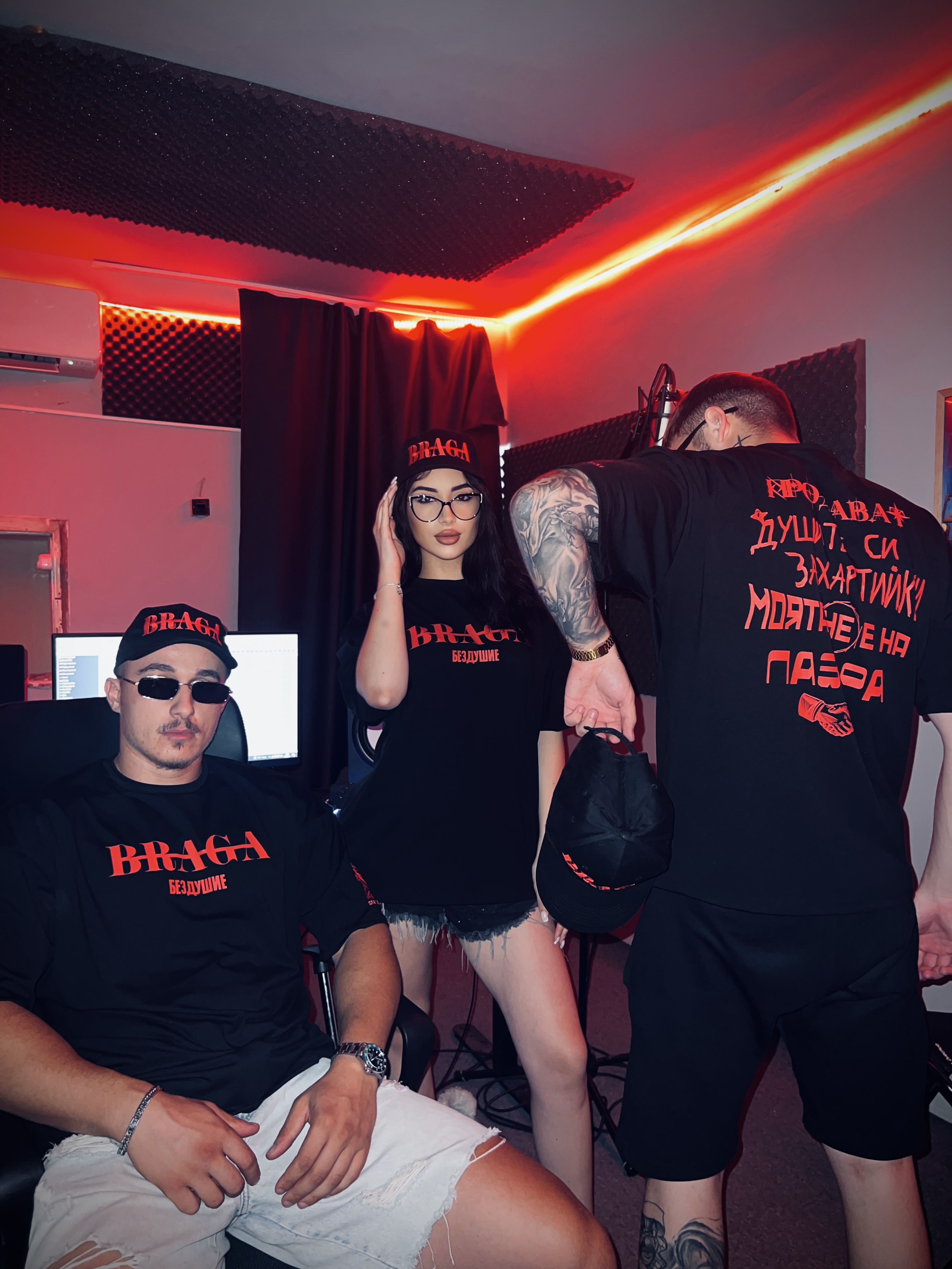 T-shirt Bezdushie black / red